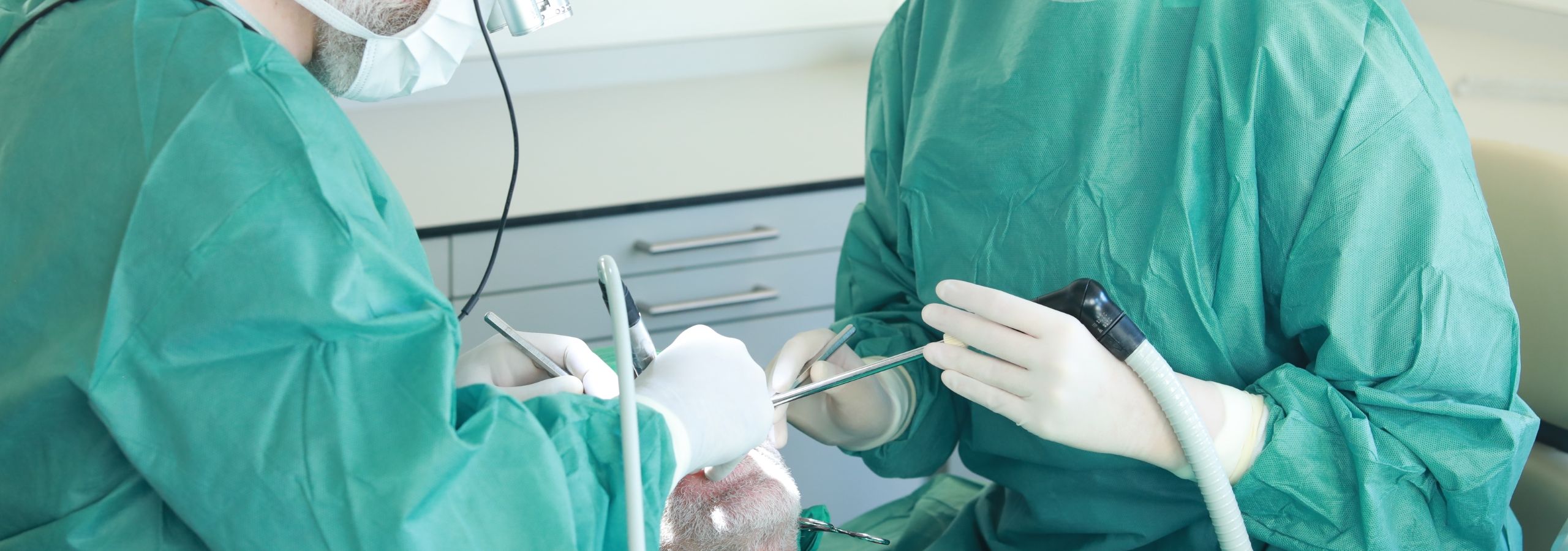 Porträt von Dr. Eveline Bosshard-Sutter, Fachzahnärztin für Oralchirurgie in Zürich